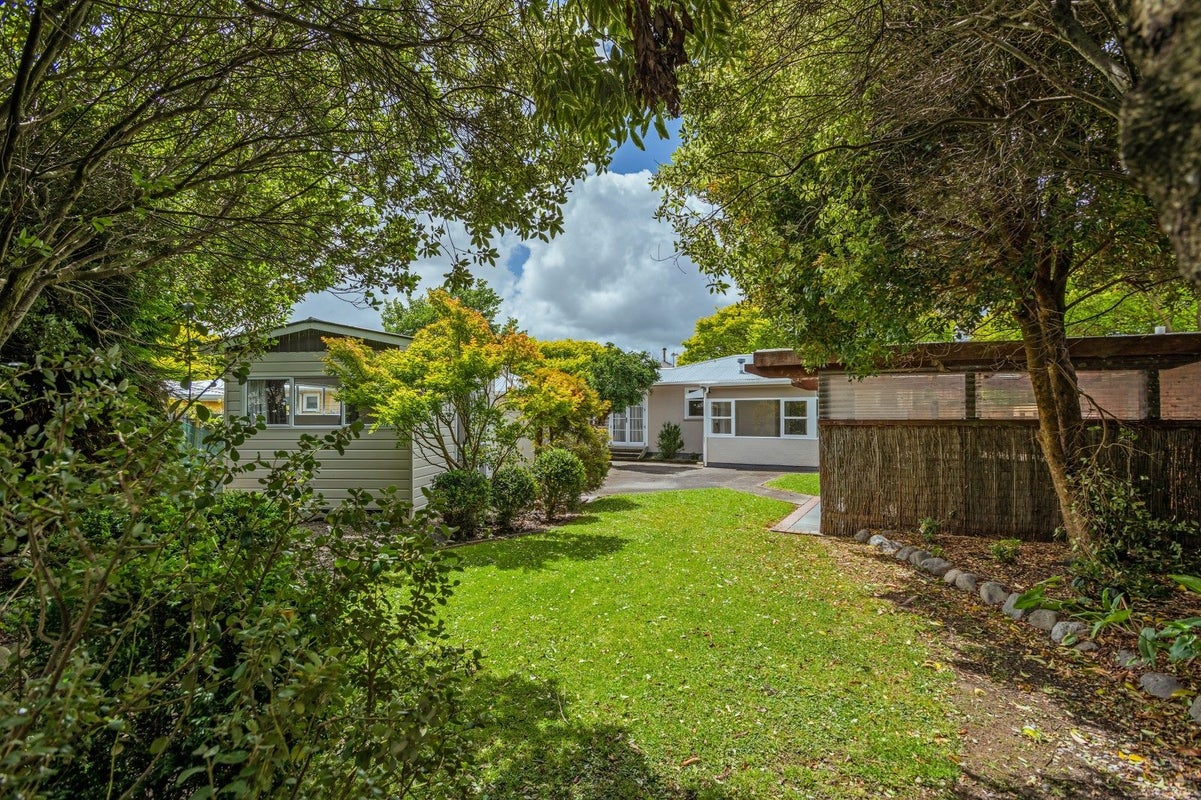 72 Birmingham Street, Takaro, Palmerston North - Carousel 15