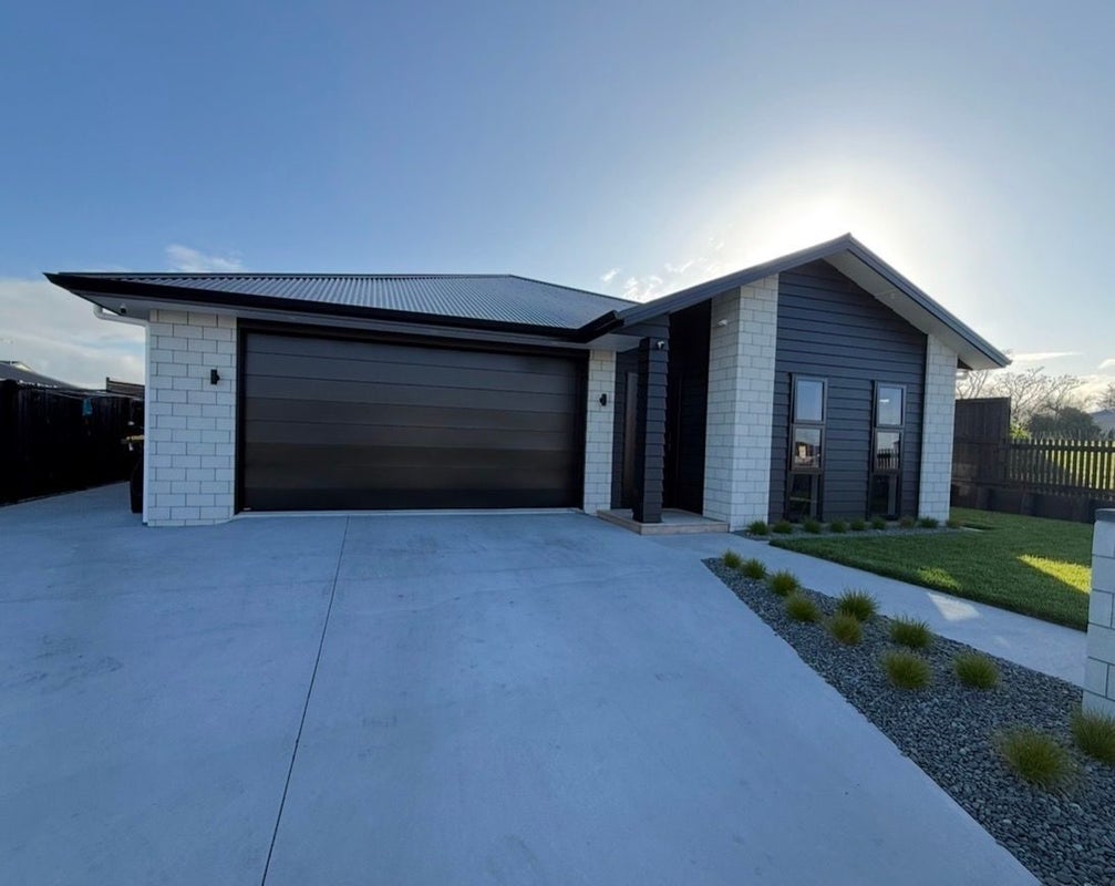 25 Hoki Avenue, MORRINSVILLE, MORRINSVILLE - Carousel 1
