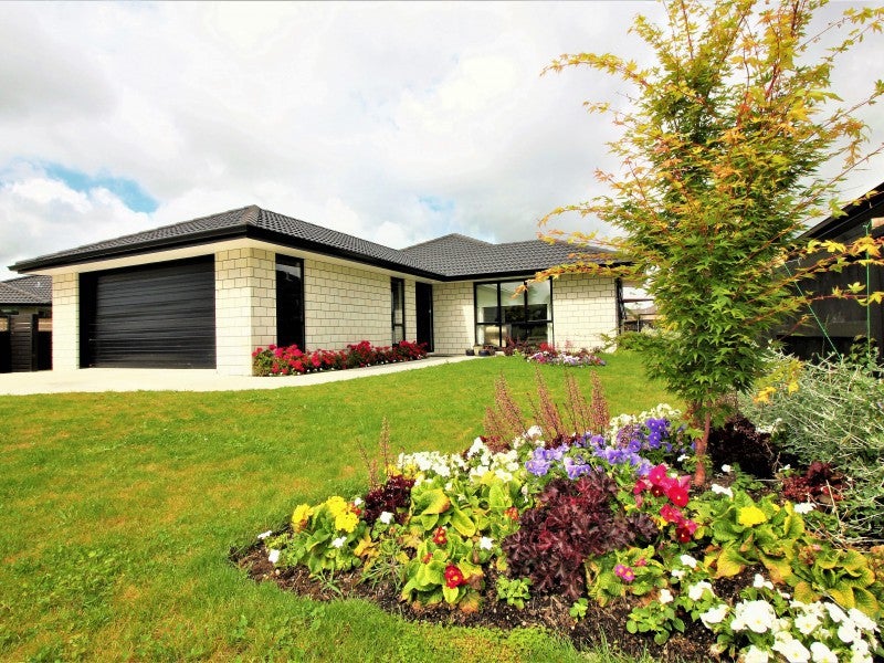 37 Plescher Crescent, Leamington, Cambridge - Carousel 1
