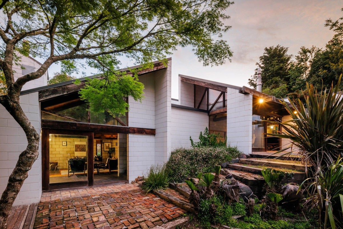 25 Cranwell Place, Hillcrest, Hamilton - Carousel 2