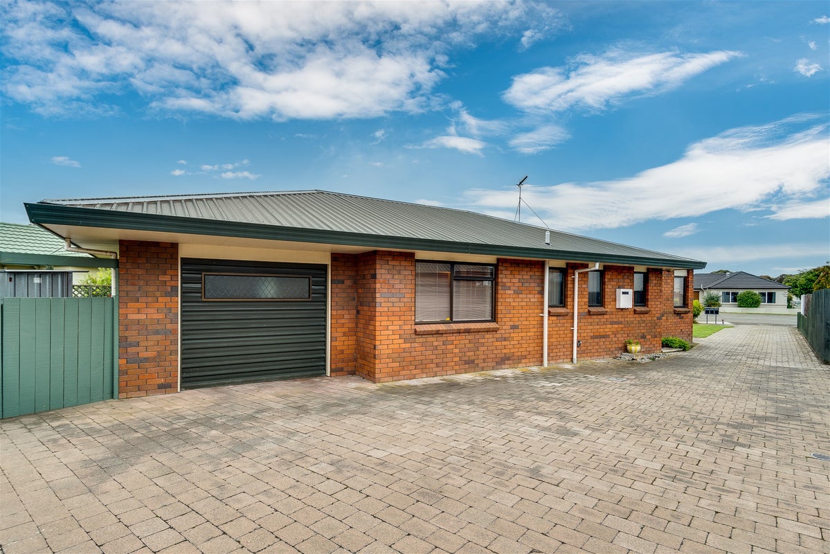 3/31A Cassino Crescent, Onekawa, Napier - Carousel 1