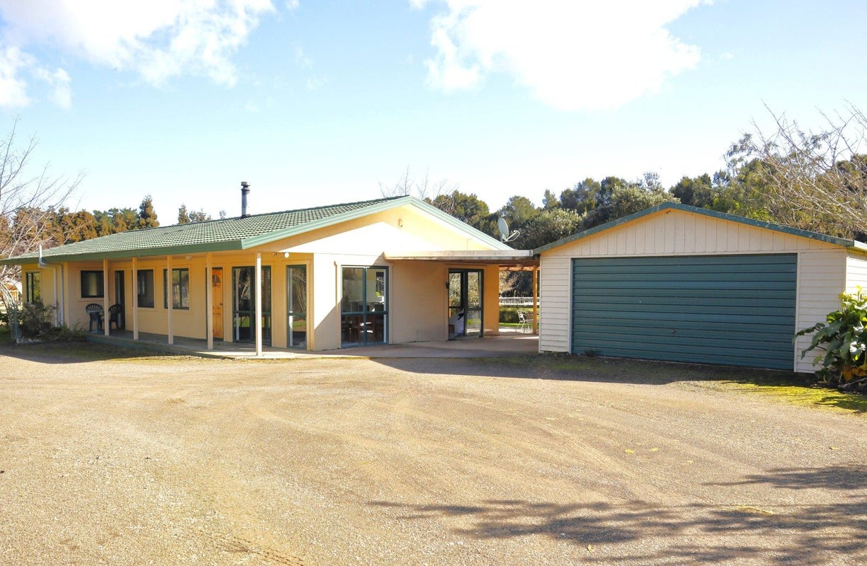 222 Bruce Road, Levin, Levin - Carousel 1