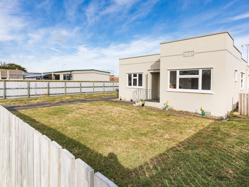 1 Seaforth Avenue, Milson, Palmerston North - Carousel 1