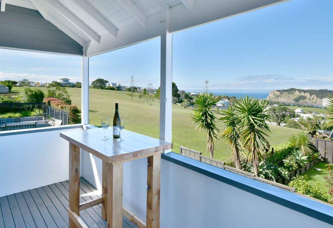 26 Shakespear Road, Army Bay, Whangaparaoa - Carousel 2