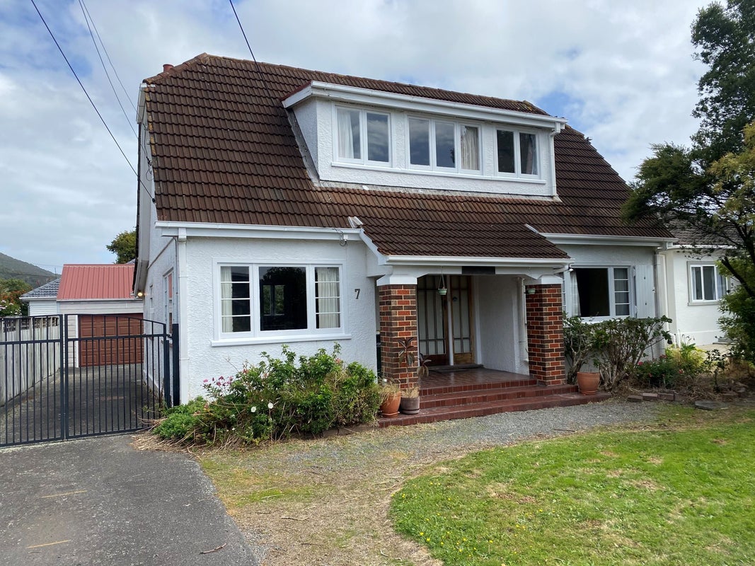 7 Brasell Street, Fairfield, Lower Hutt - Carousel 1