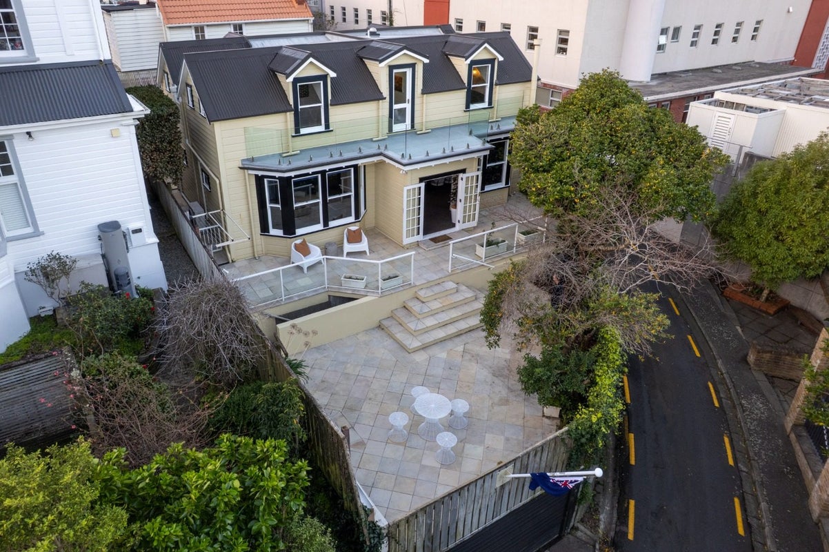 15 Selwyn Terrace, Thorndon, Wellington - Carousel 2