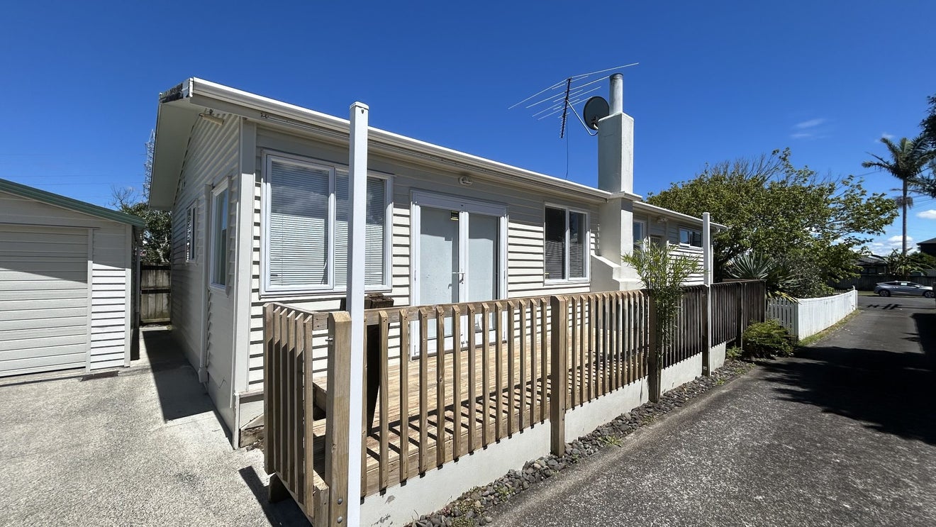 36 Busby Street, Blockhouse Bay, Auckland - Carousel 2