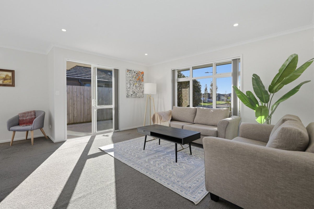 35 Leet Crescent, Papamoa Beach, Papamoa - Carousel 2