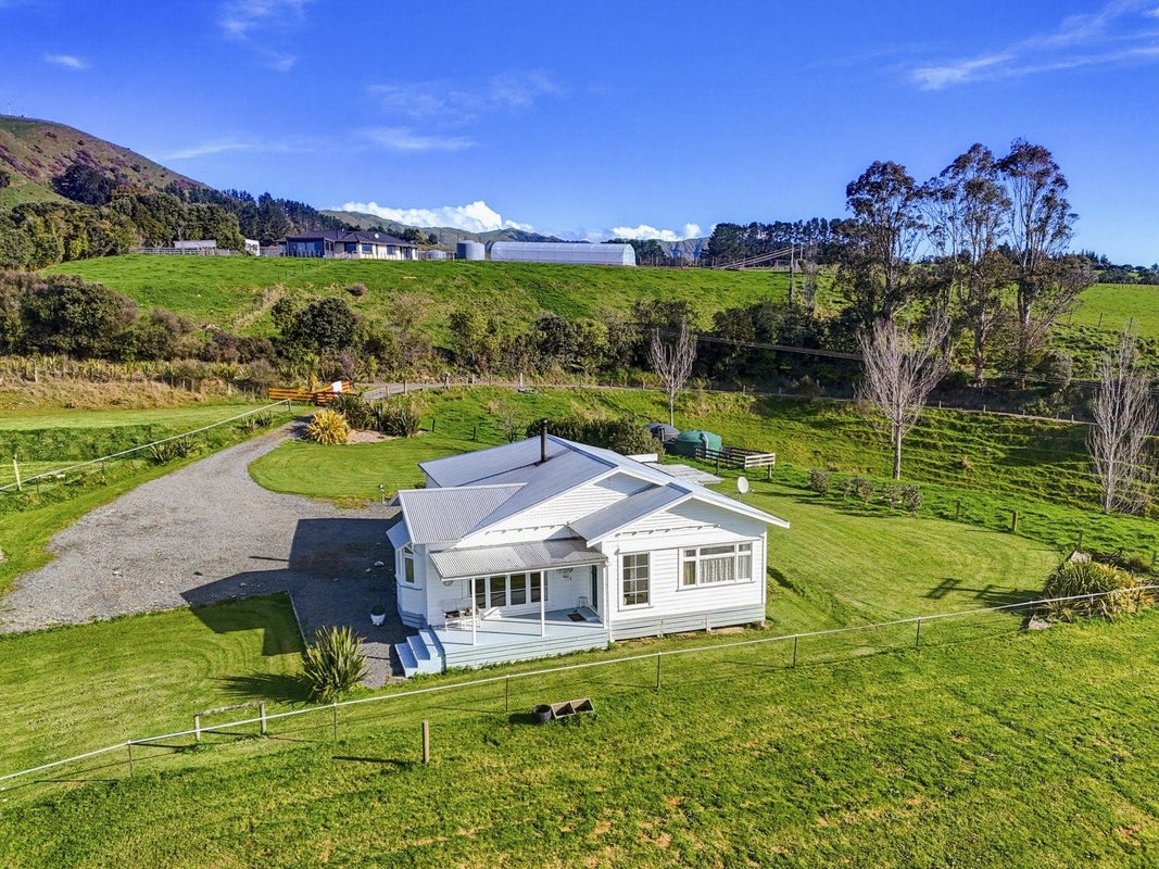 75 Heights Road, Shannon, Horowhenua, Manawatu / Whanganui - Carousel 1