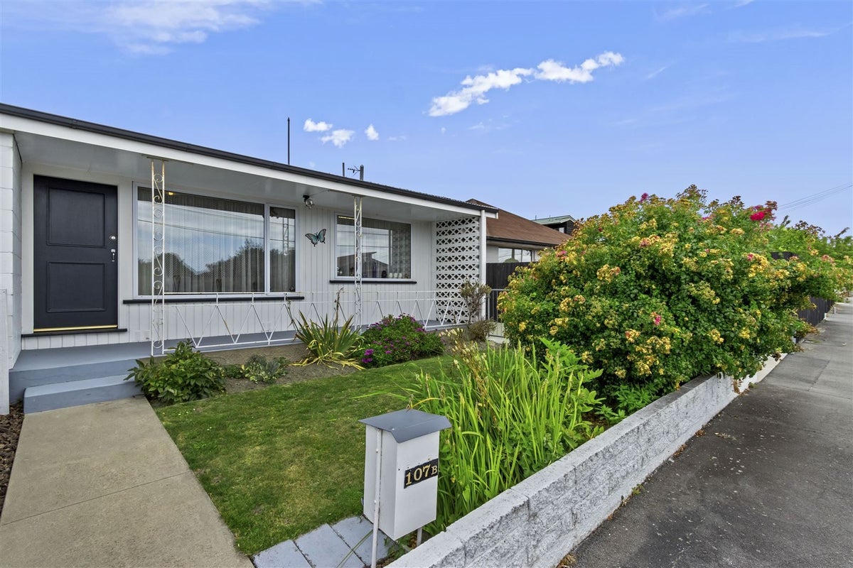 2/107B Gayhurst Road, Dallington, Christchurch - Carousel 1
