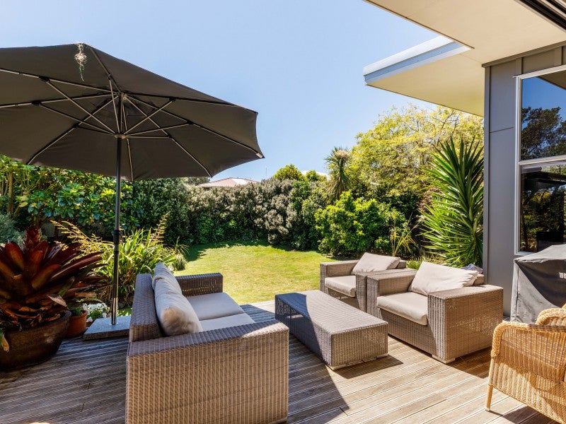 59 Waiwaka Terrace, Strandon, New Plymouth - Carousel 2