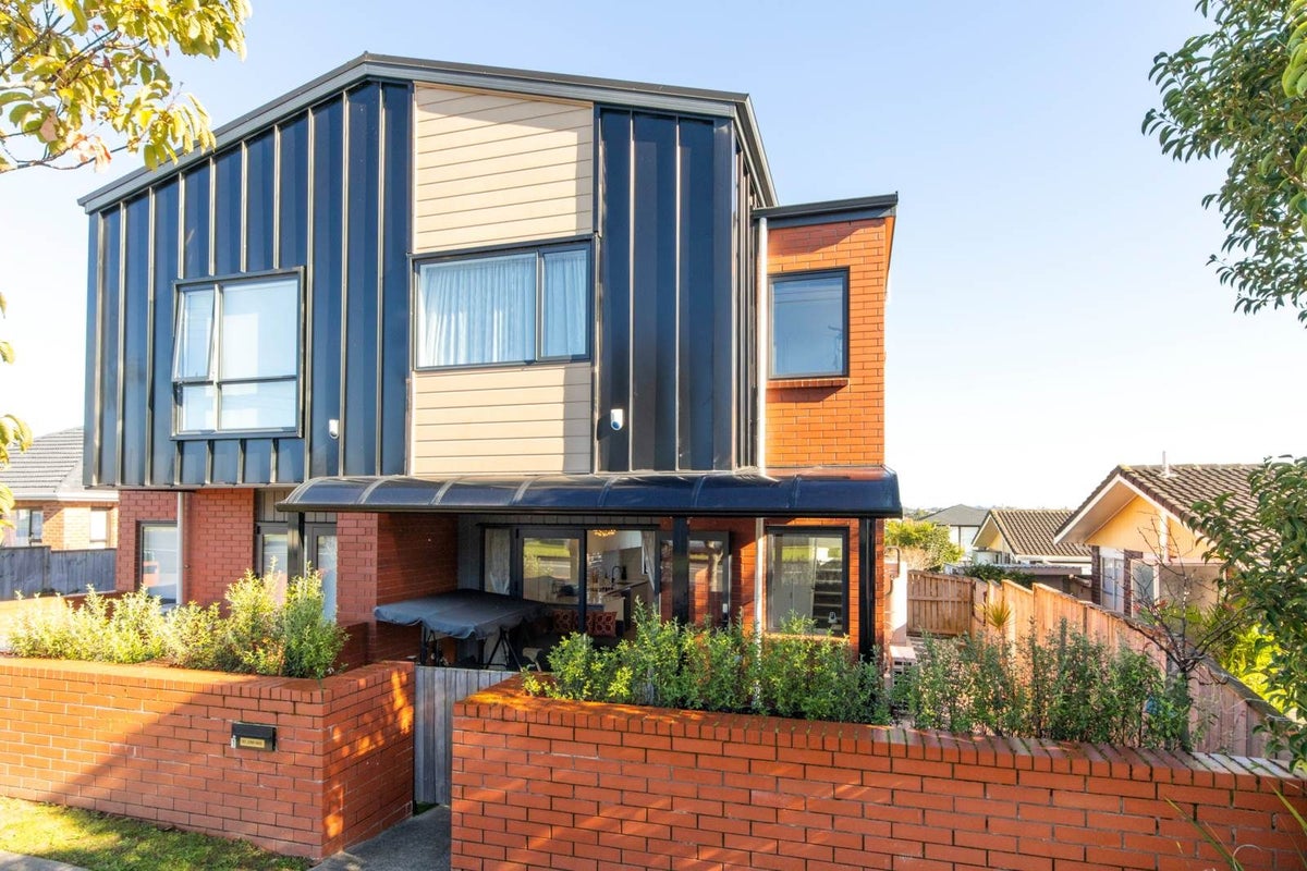 1/87 Astley Avenue, New Lynn, Auckland - Carousel 1