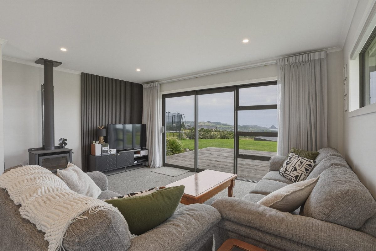 212 McMaster Road, Saddle Hill, Dunedin - Carousel 2