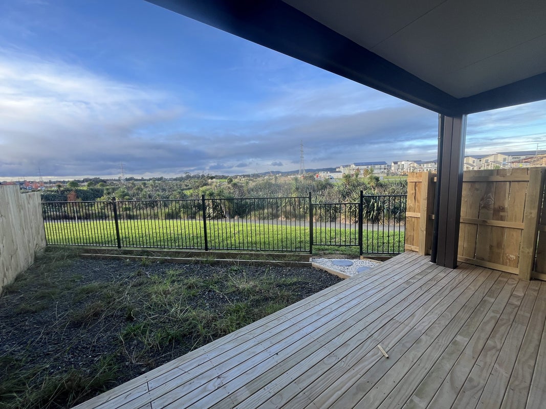 11 Ahunga Road, Karaka, Papakura - Carousel 11