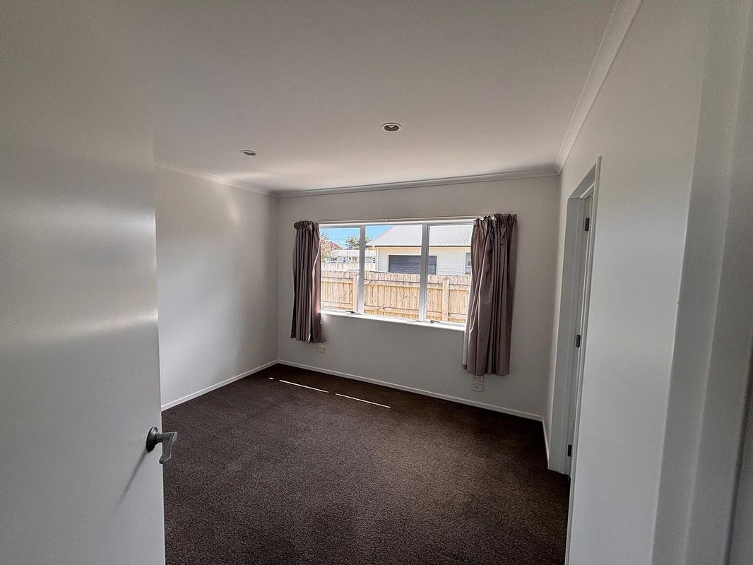 369A Waihi Road, Normanby, Hawera - Carousel 2