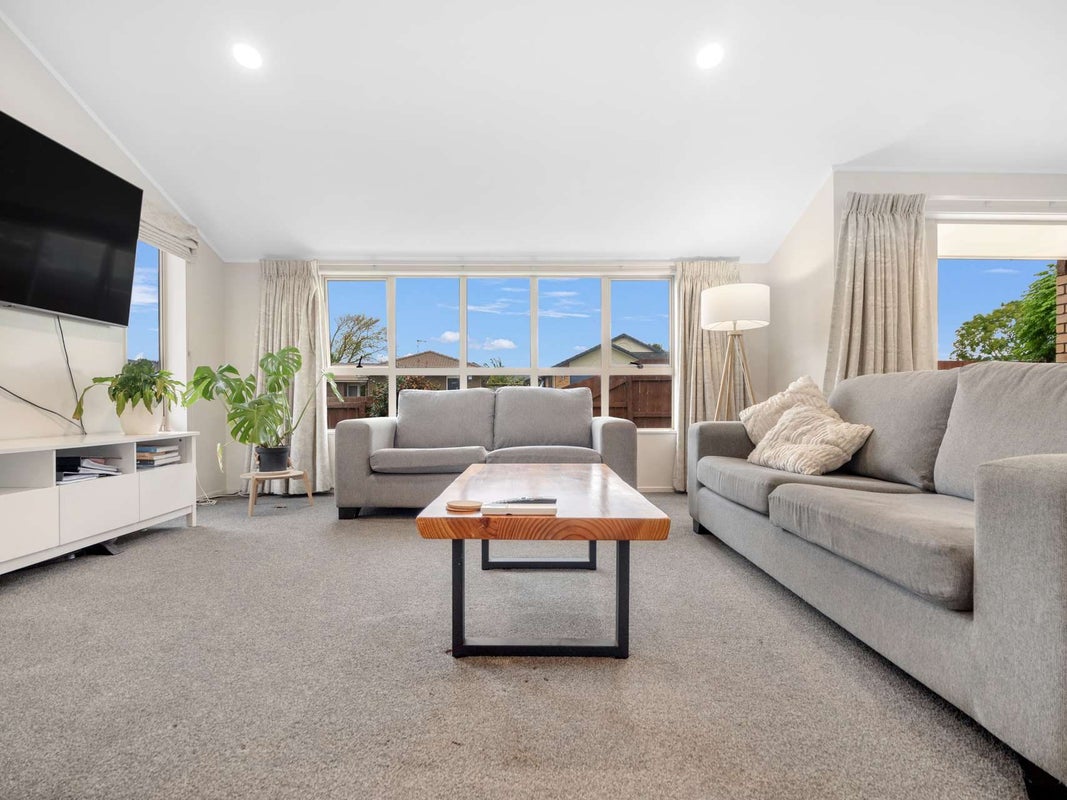 7 Grosvenor Place, Rototuna, Hamilton - Carousel 1