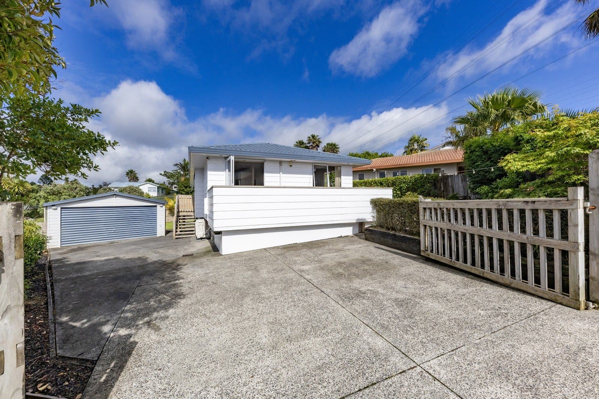 26 Killygordon Place, Massey, Auckland - Carousel 2