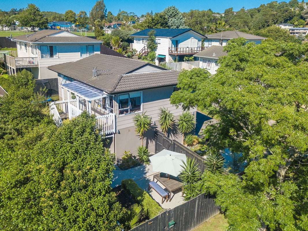 1/61 Simon Ellice Drive, Bayview, Auckland - Carousel 1