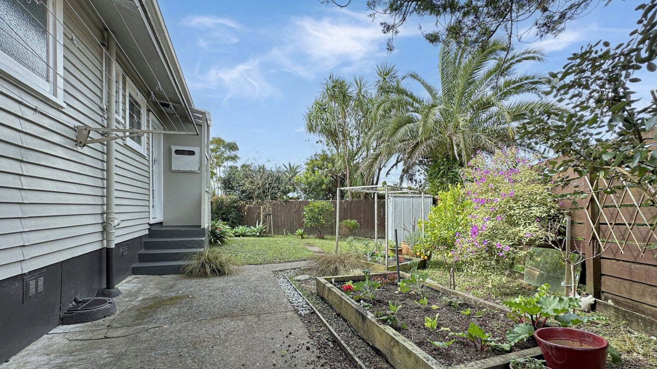 1/40A Woodglen Road, Glen Eden, Auckland - Carousel 17