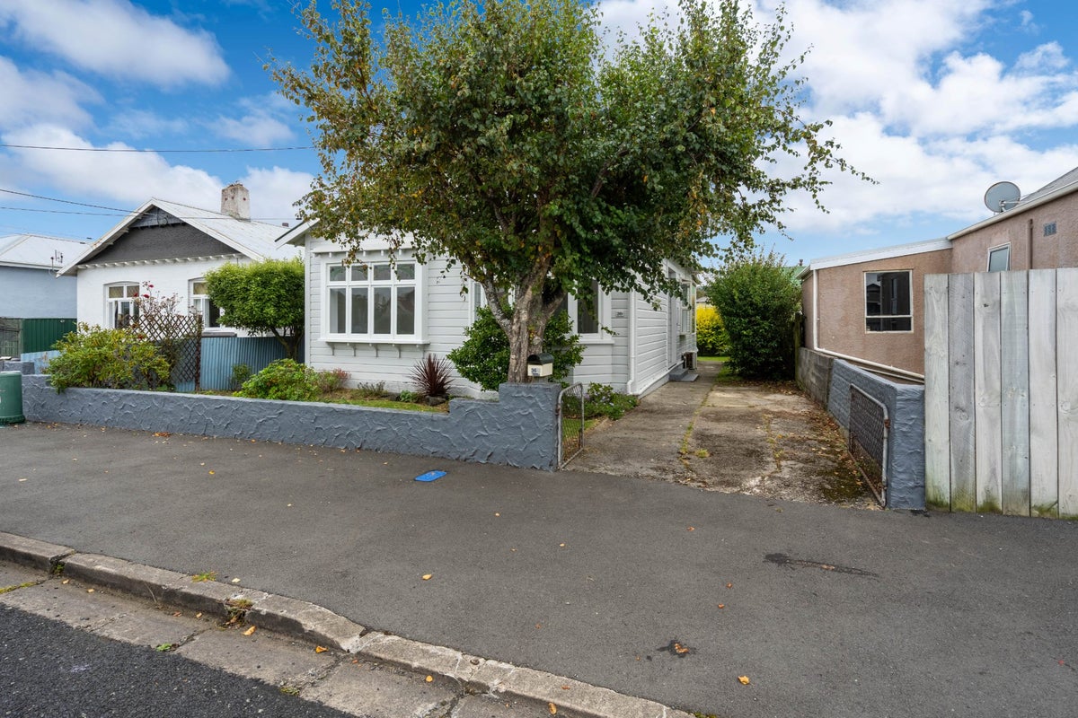 36A Hargest Crescent, Saint Kilda, Dunedin - Carousel 1