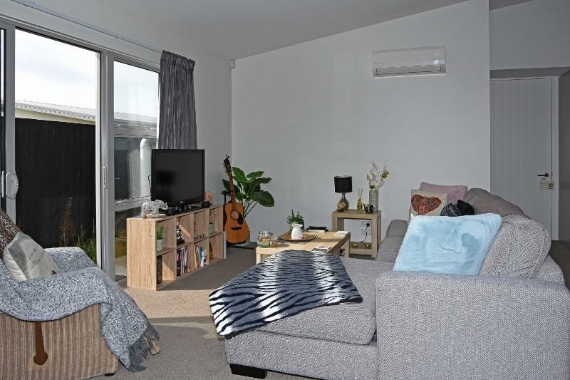 2/97 Packe Street, Edgeware, Christchurch - Carousel 2