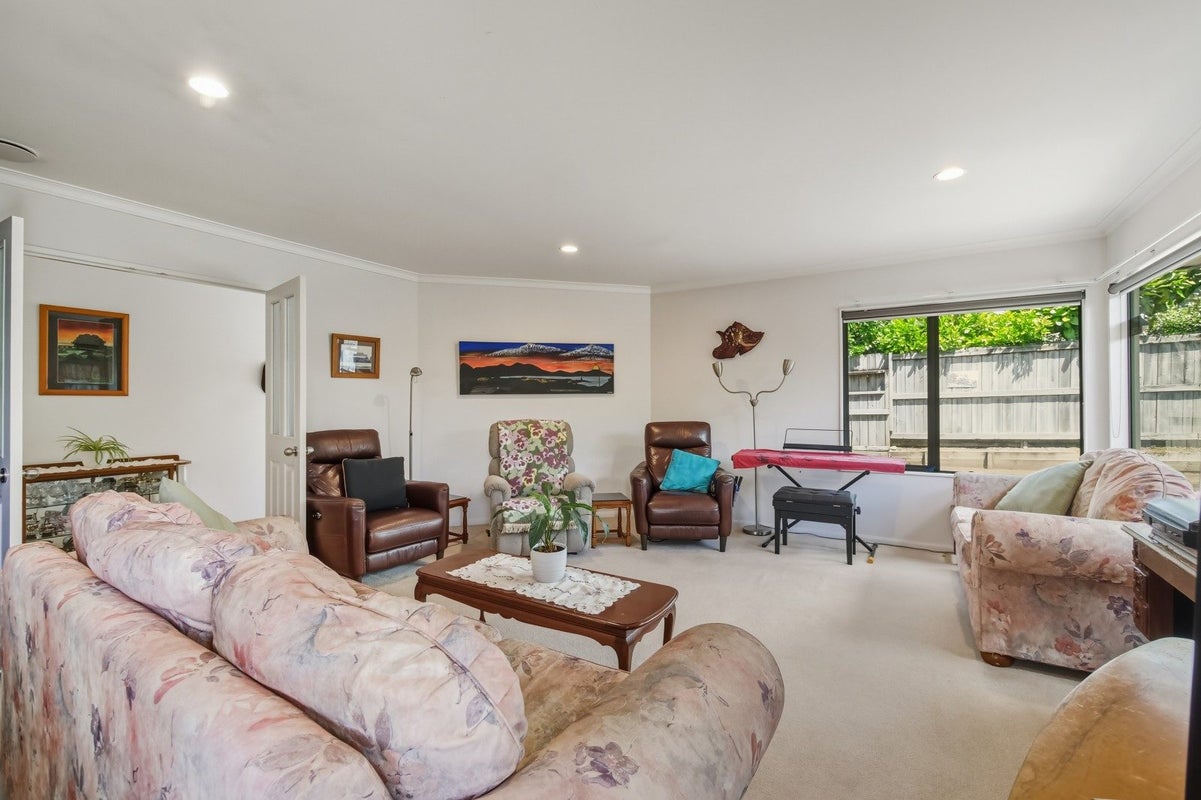 26 Pembroke Drive, Bethlehem, Tauranga - Carousel 2