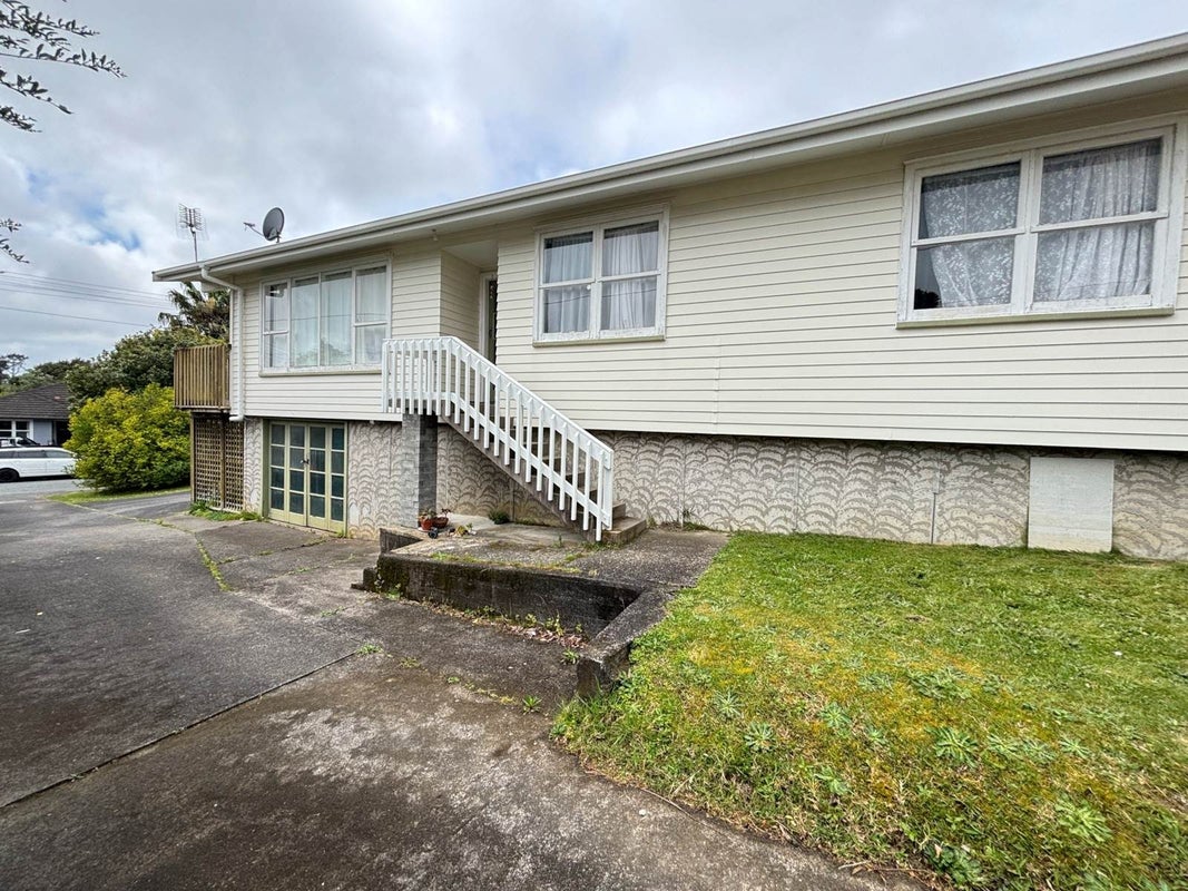 10 Coletta Lane, Te Atatu South, Auckland - Carousel 2