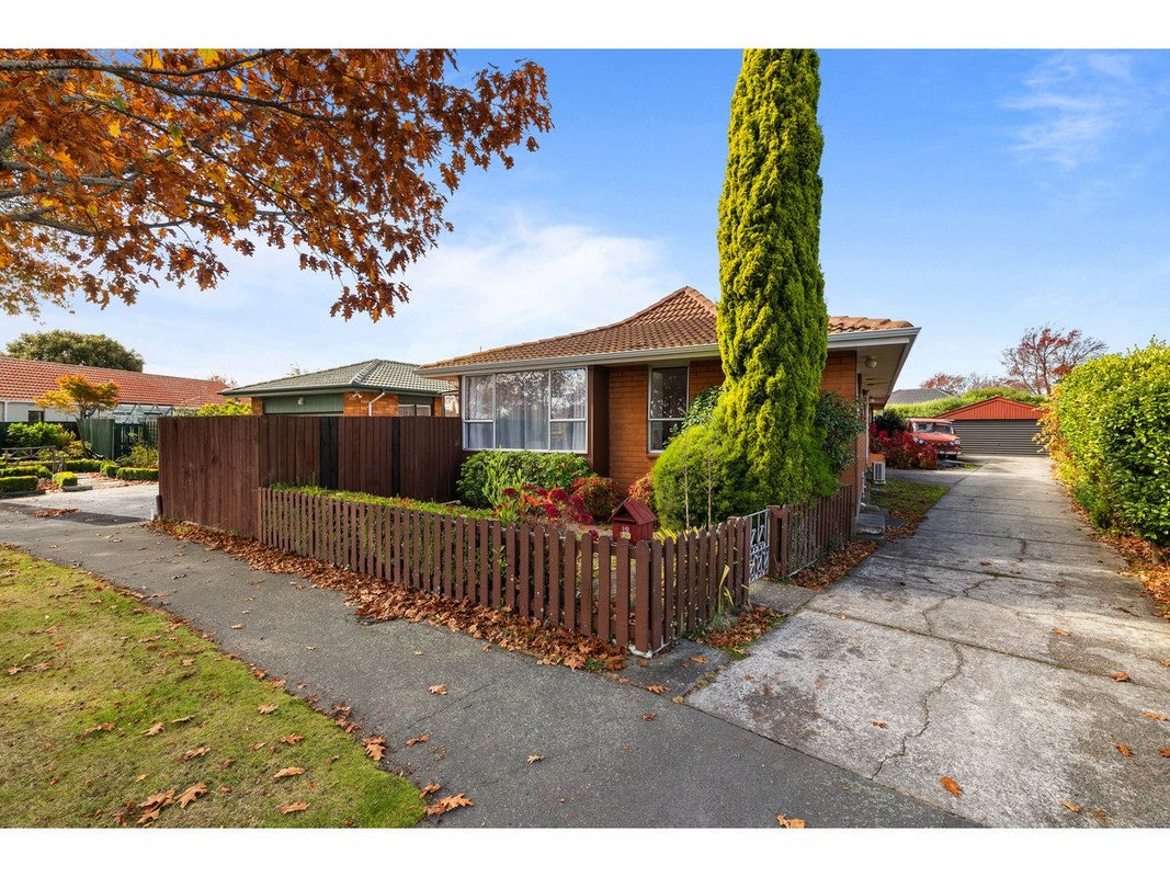 12A Karnak Crescent, Russley, Christchurch - Carousel 1