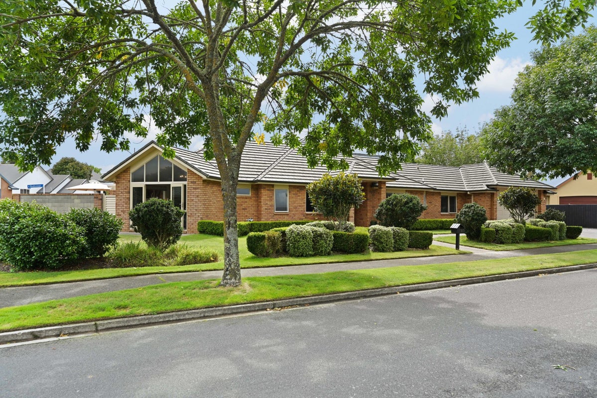 1 Flora Way, Rototuna, Hamilton - Carousel 27