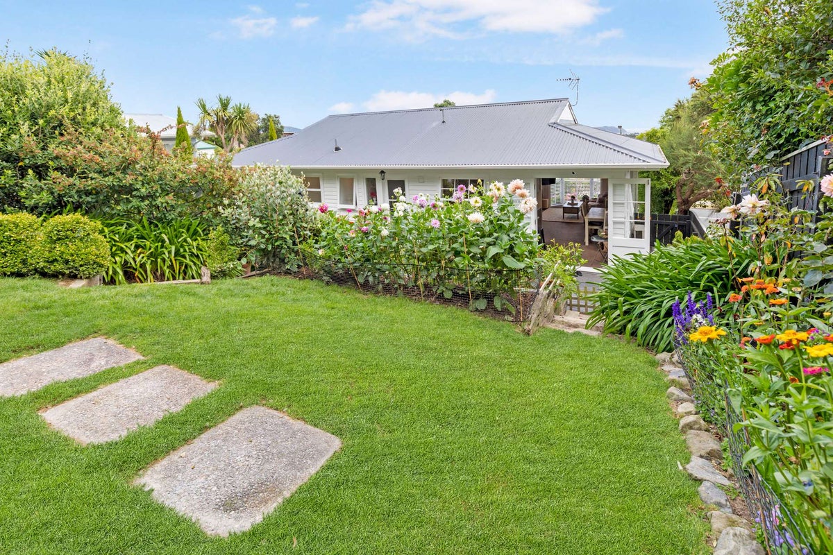 127 Conclusion Street, Ascot Park, Porirua - Carousel 20