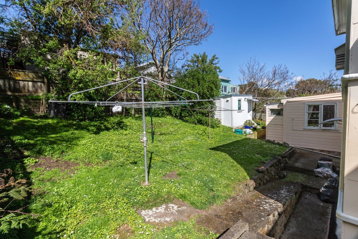 1 Zohrab Street, Hataitai, Wellington - Carousel 17