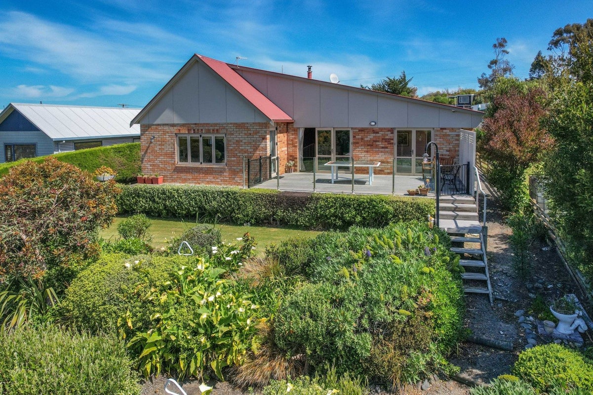 10 Pegasus Crescent, Motunau, Greta Valley - Carousel 1