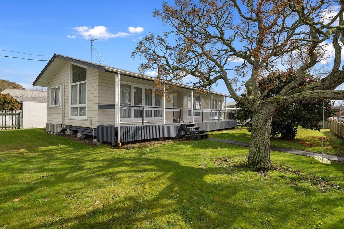 1 Lilac Street, Melville, Hamilton - Carousel 1