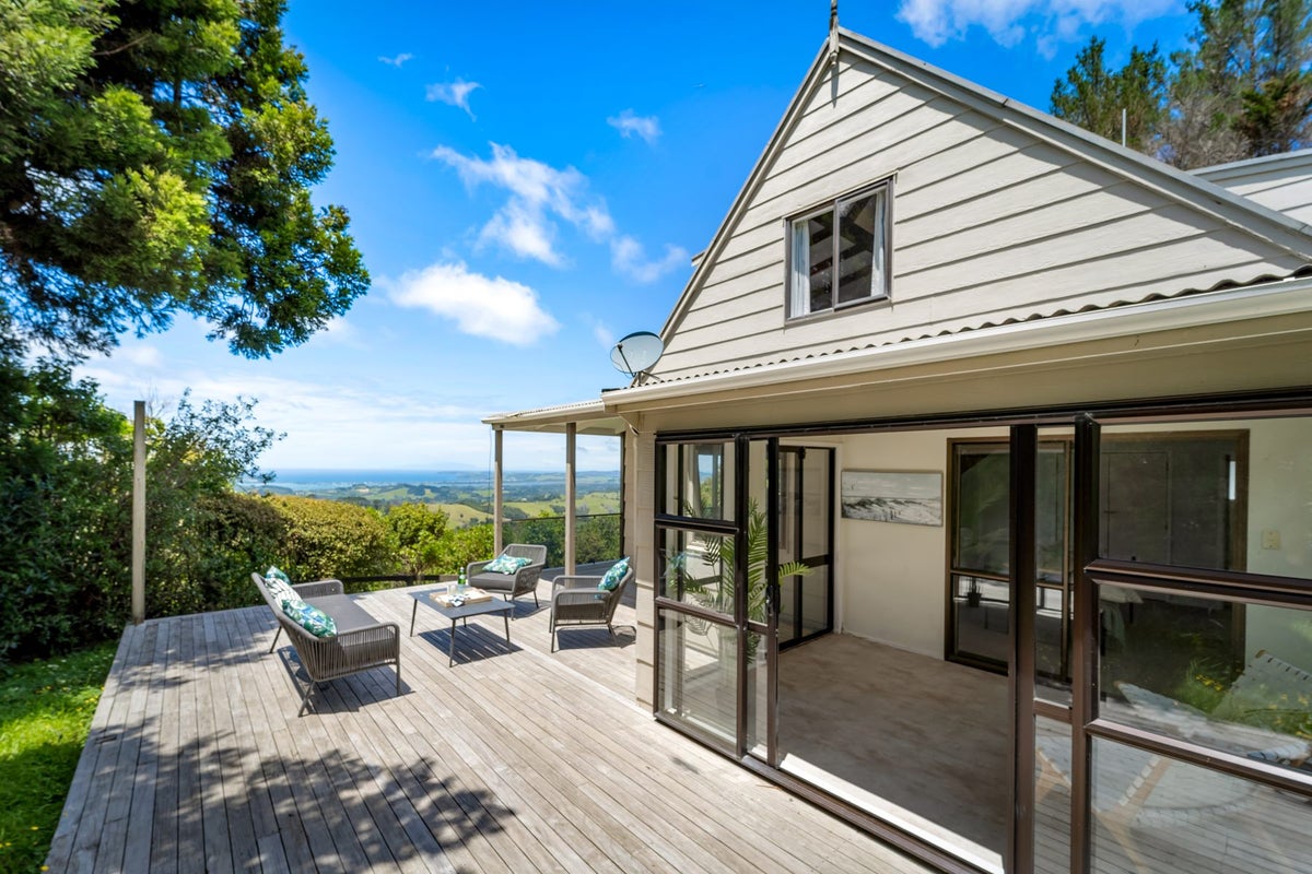 18 Govan Wilson Road, Warkworth - Carousel 1
