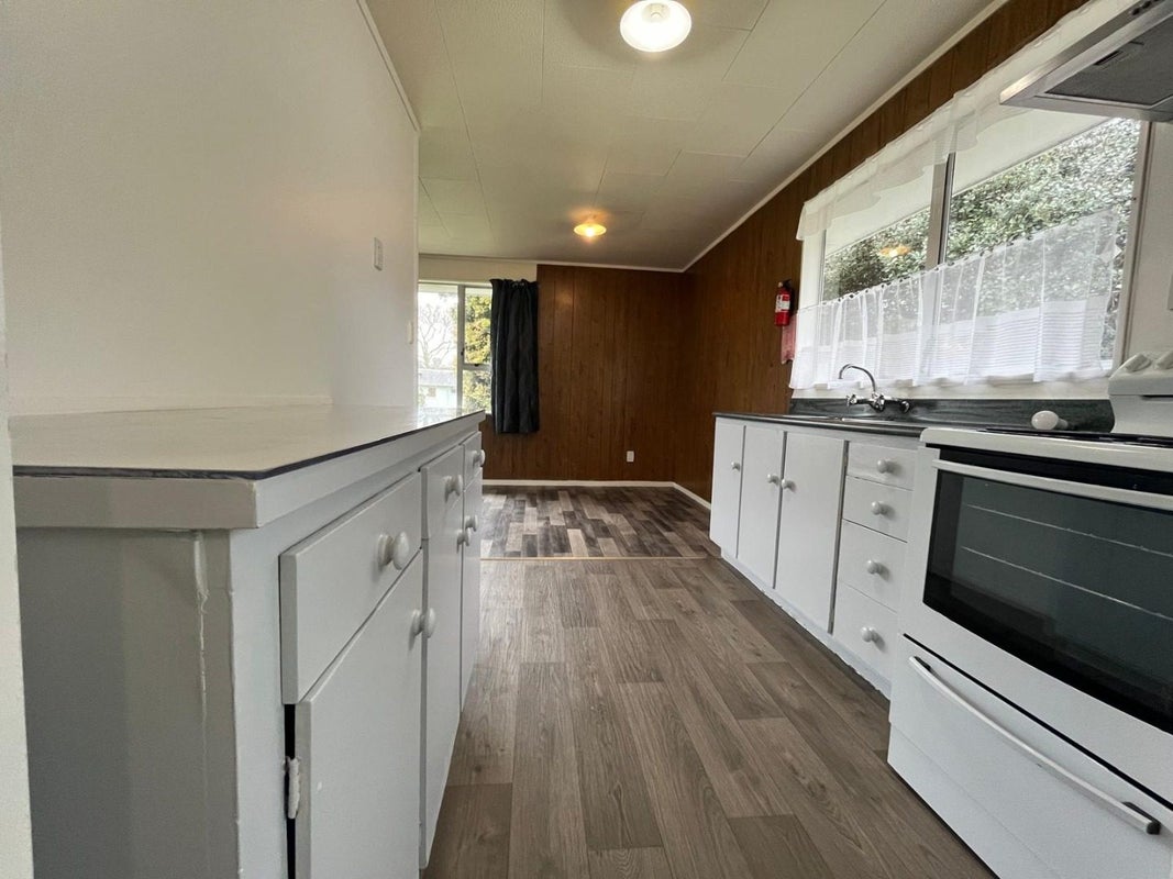 4 Citril Place, Red Hill, Papakura - Carousel 2