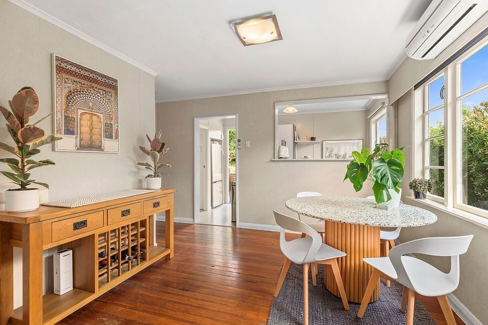4 Lyndfield Lane, Newlands, Wellington - Carousel 2