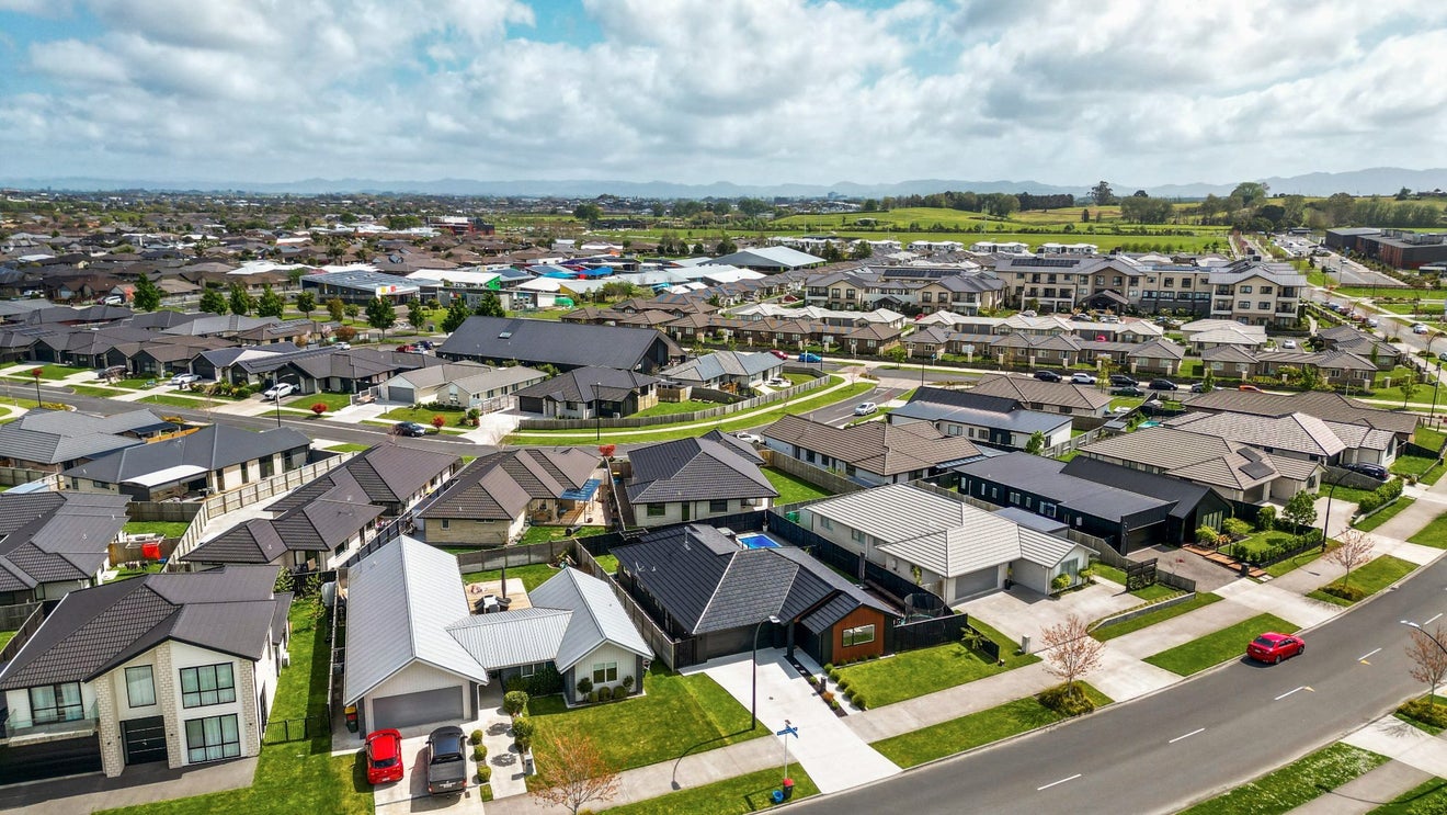 25 Kimbrae Drive, Rototuna North, Hamilton - Carousel 37