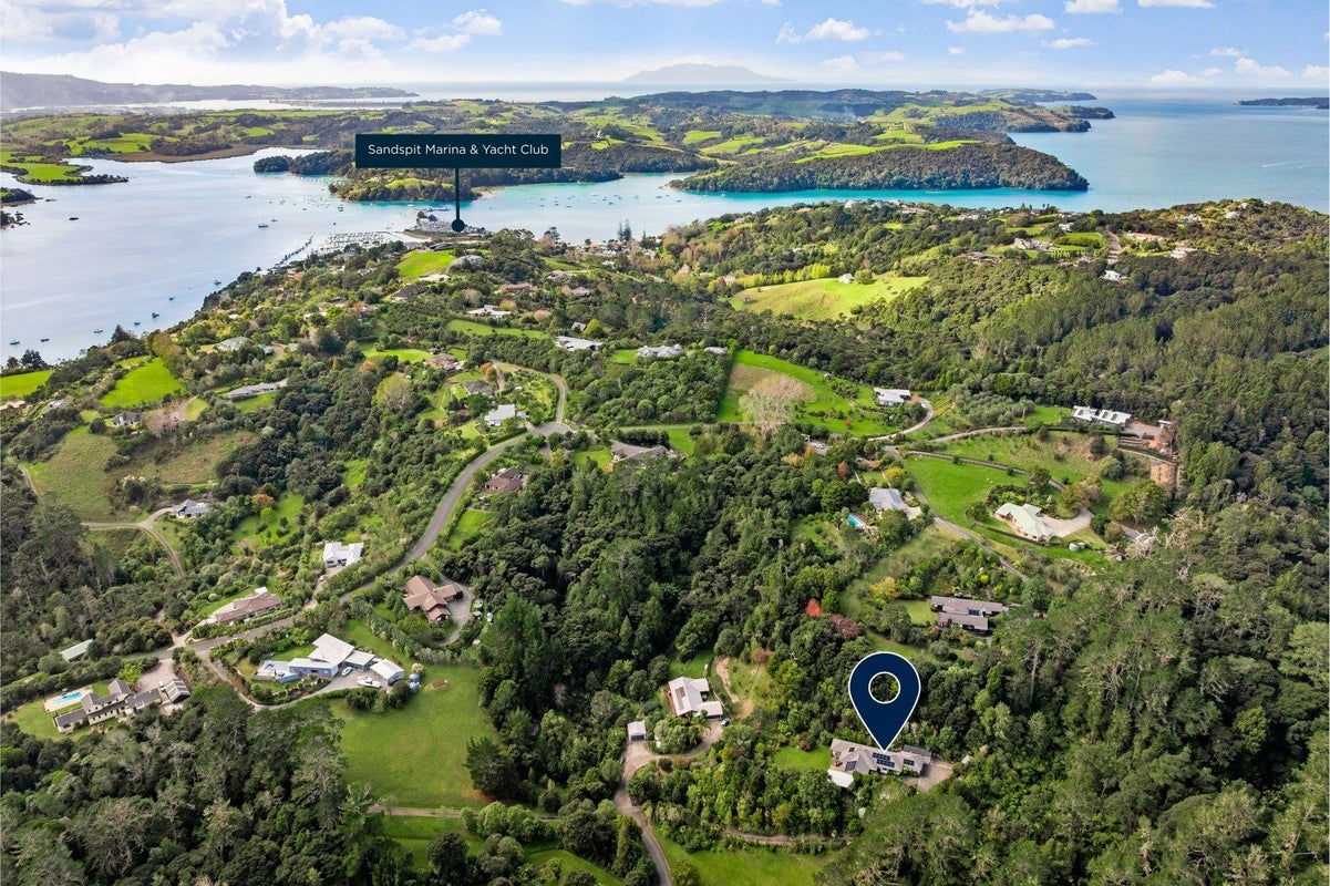 16 McCallum Drive, Sandspit, Warkworth - Carousel 2