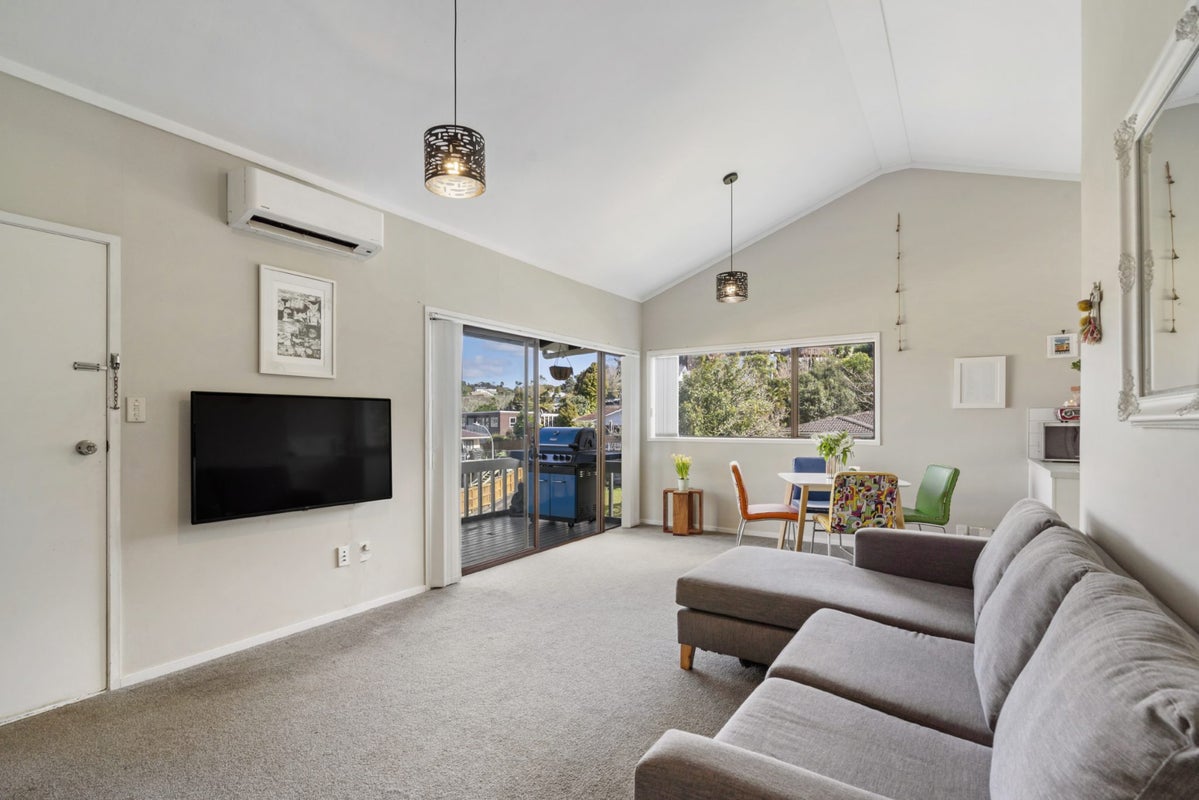 1/7 Newstead Avenue, Browns Bay, Auckland - Carousel 1
