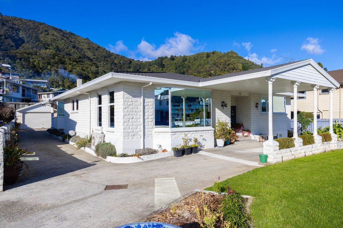 42 Waikawa Road, Picton, Picton - Carousel 1