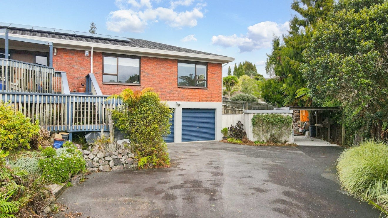 3 Taiporutu Place, Springfield, Rotorua - Carousel 19