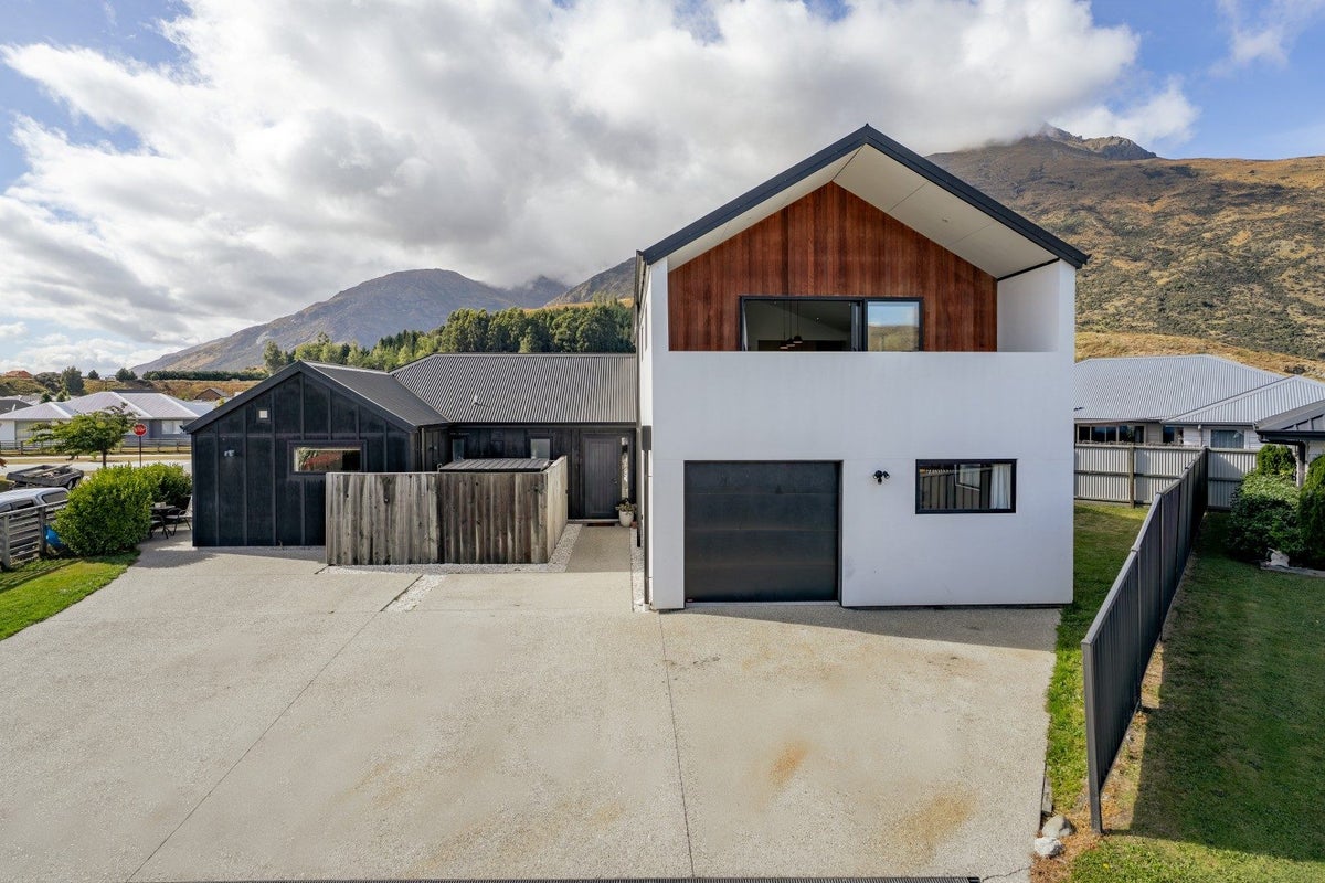13 Peppercorn Terrace, Lower Shotover, QUEENSTOWN - Carousel 1