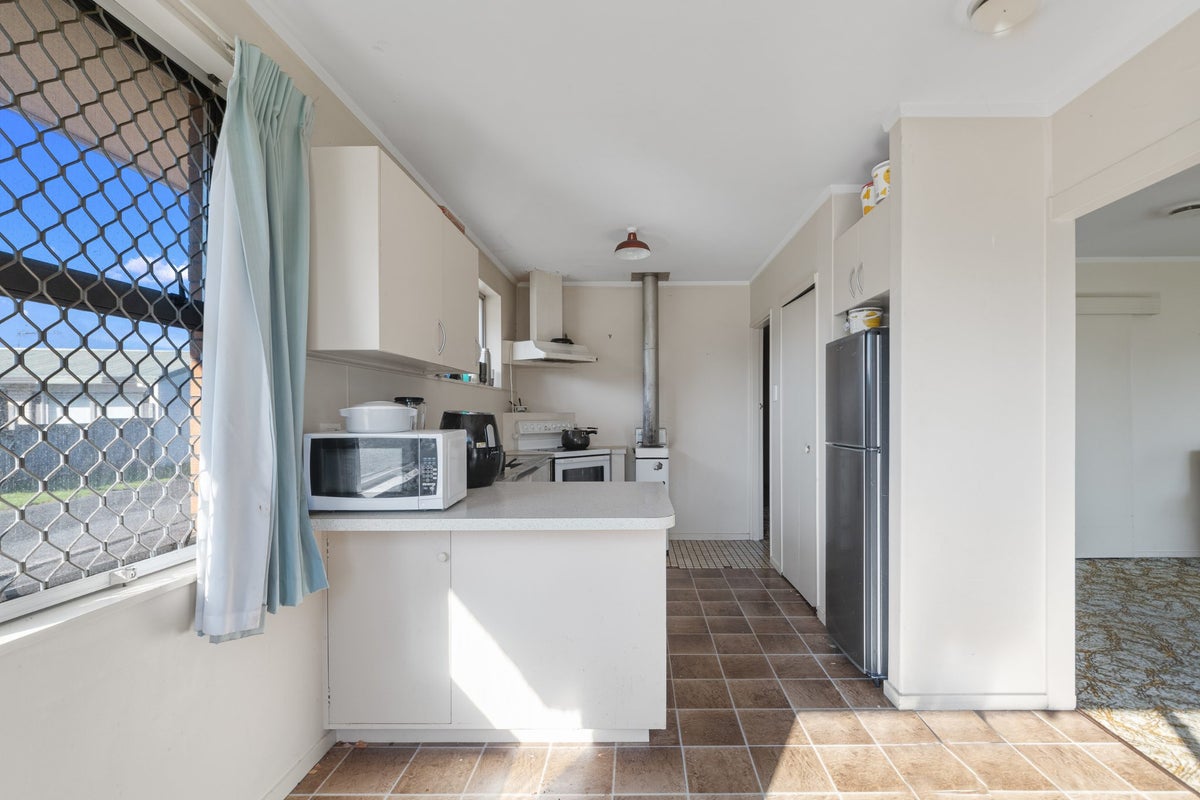 44 Pooles Road, Greerton, Tauranga - Carousel 2