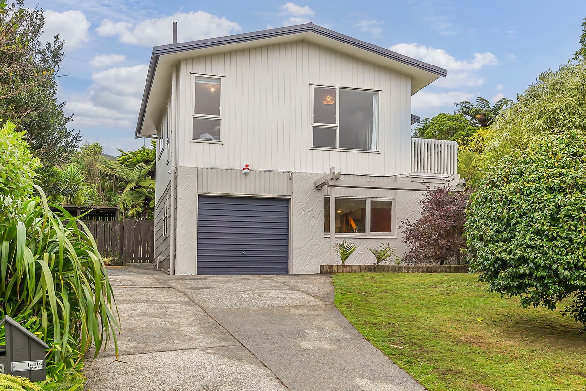 33 Elliott Street, Johnsonville, Wellington - Carousel 1