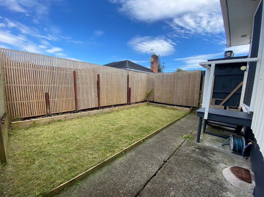 2/49 Miro Street, New Lynn, Auckland - Carousel 15
