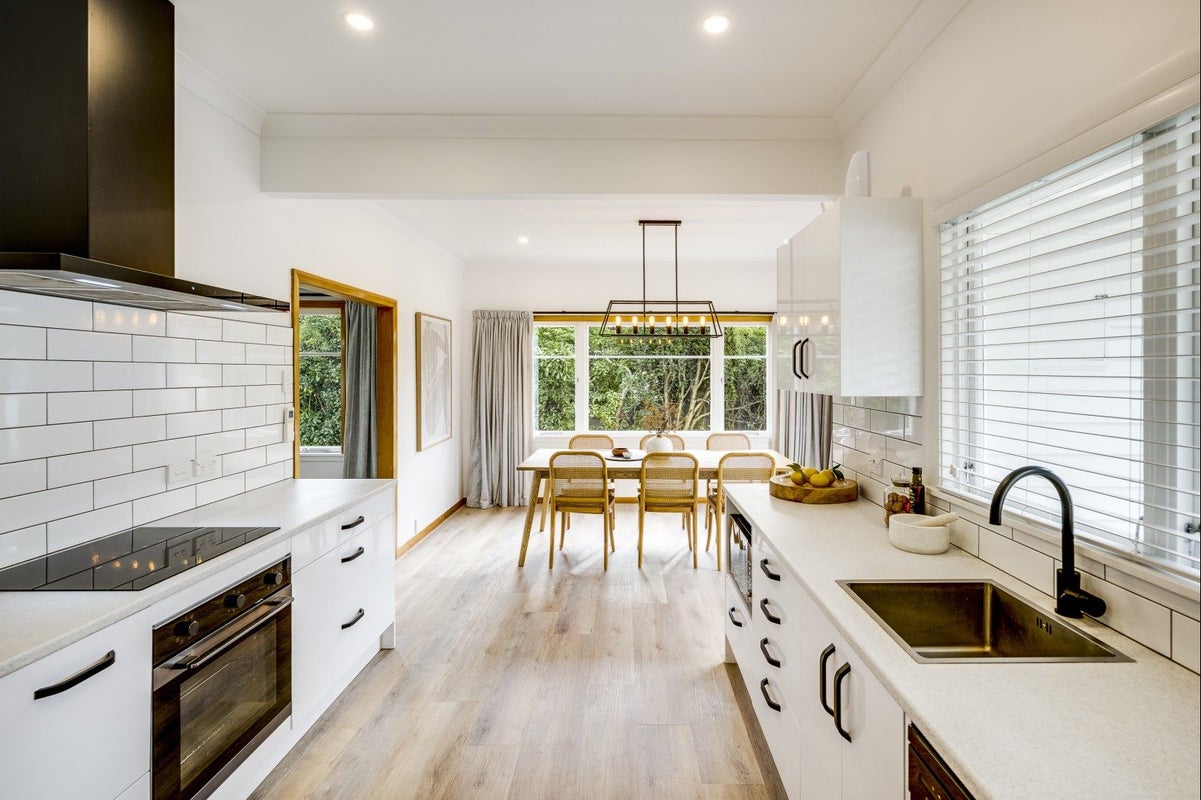 18 Caxton Street, Onekawa, Napier - Carousel 2