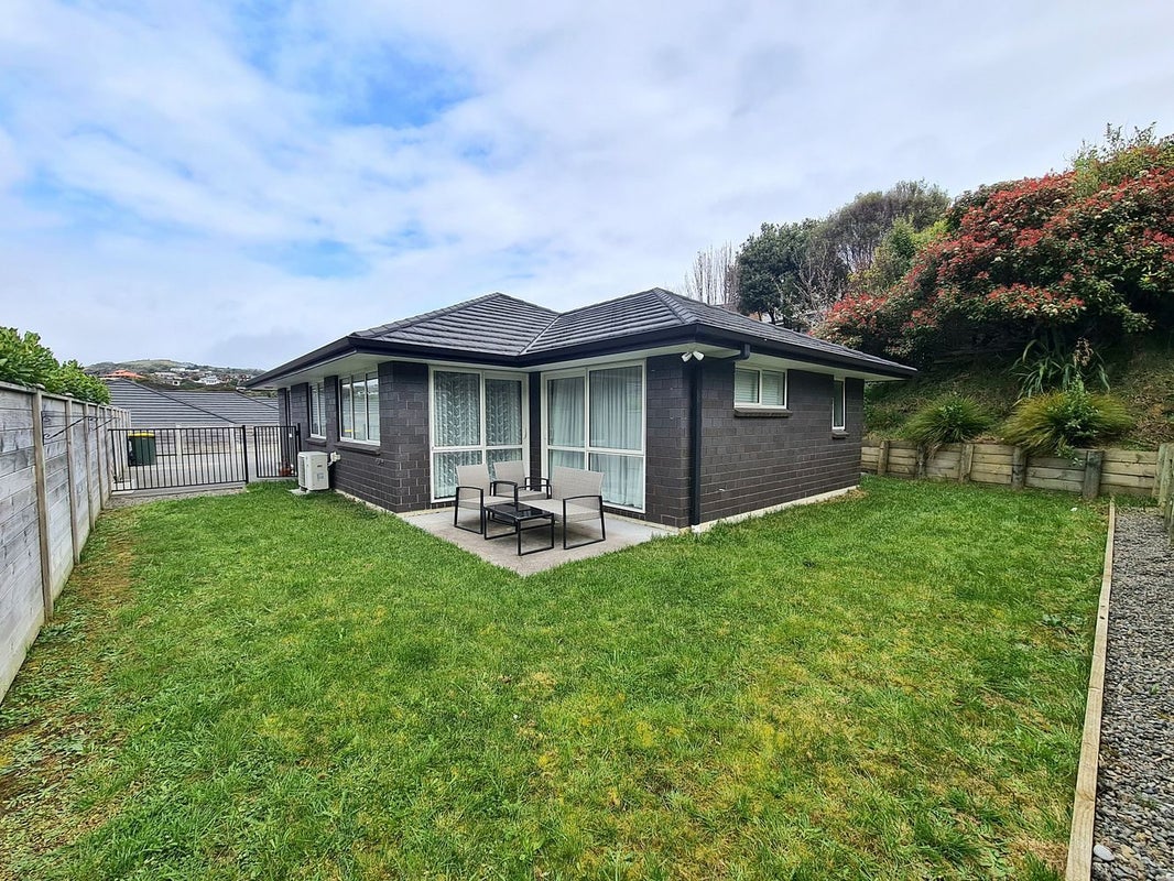 19 Mooring Close, Whitby, Porirua - Carousel 2