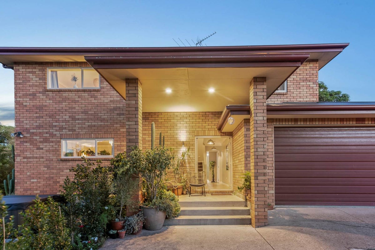 11A Lydford Place, Glendene, Waitakere - Carousel 1