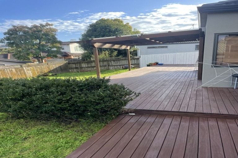 43 Ponderosa Drive, Oteha, Auckland - Carousel 2