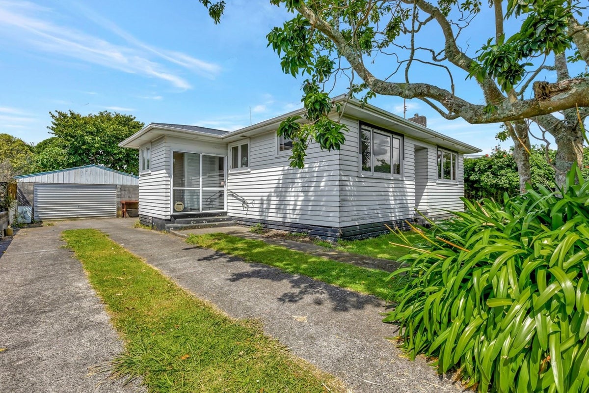 195 South Road, Spotswood, New Plymouth - Carousel 1
